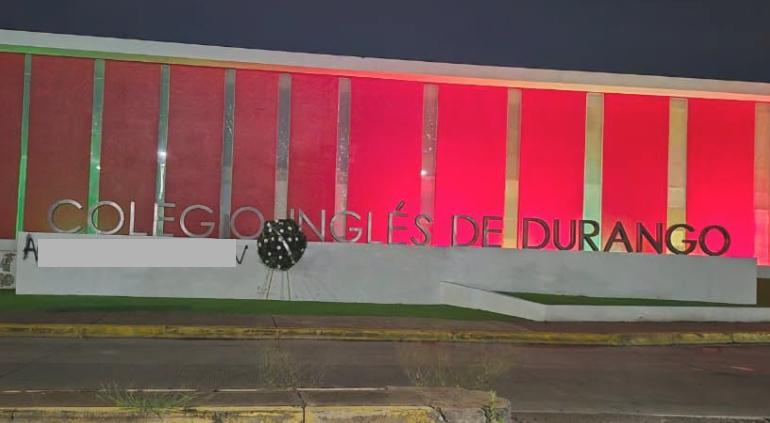 Dejaron corona fúnebre y n4rcop1nta afuera de escuela en Culiacán